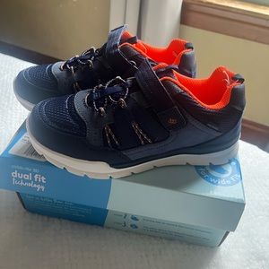 Kids Stride Rite 360 Sneakers size 2